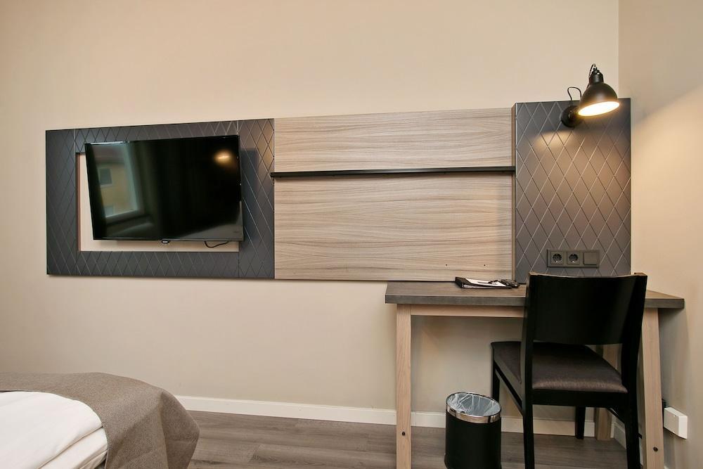 First Brommaplan Hotel 3*