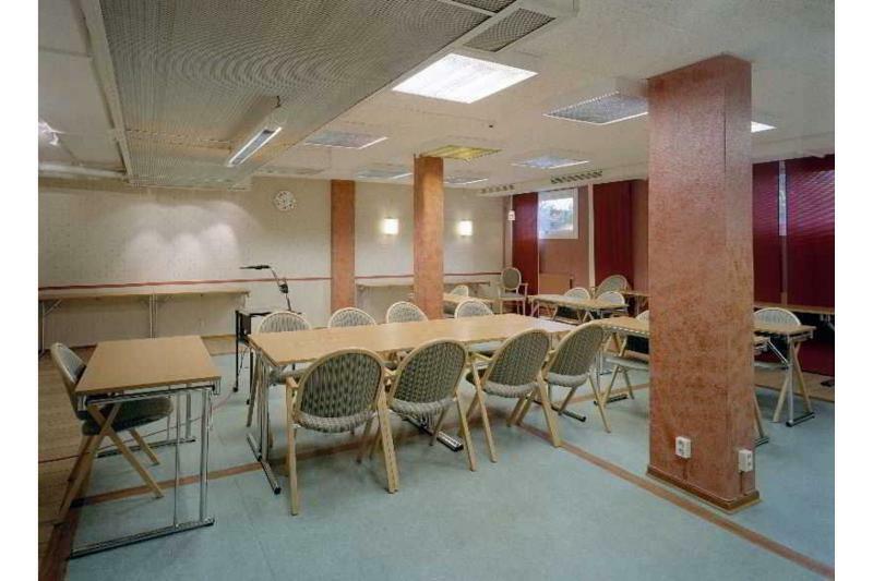 Hotel First Brommaplan 3*